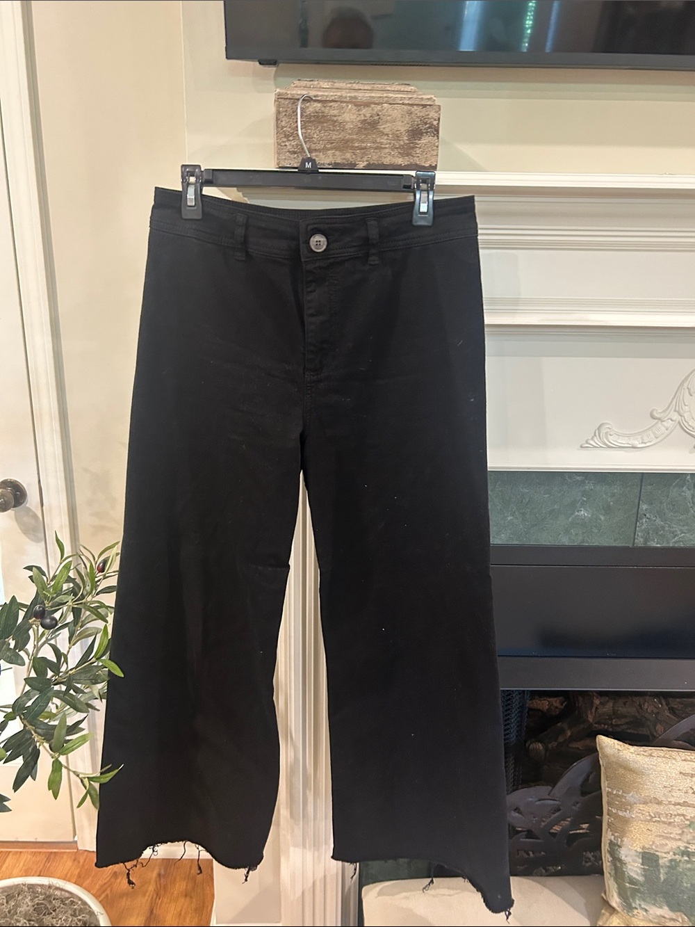 ANTONIO MELANI Black High-Rise Wide Leg Pants NWOT frayed hem 8